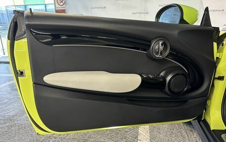 MINI Cabrio, 2021 год, 2 800 000 рублей, 13 фотография