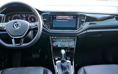 Volkswagen T-Roc I, 2022 год, 1 940 001 рублей, 8 фотография