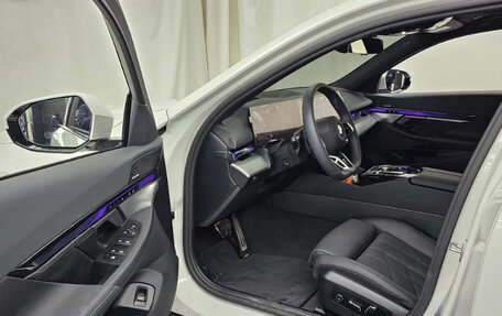 BMW 5 серия, 2025 год, 6 400 000 рублей, 7 фотография