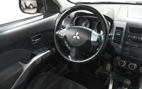 Mitsubishi Outlander III рестайлинг 3, 2007 год, 1 029 000 рублей, 16 фотография