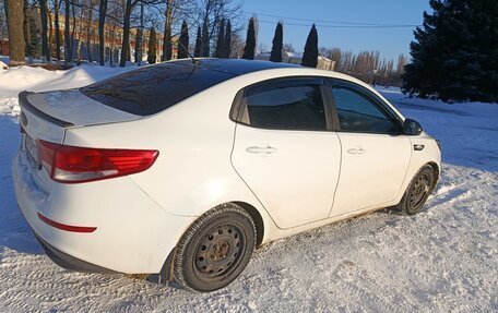 KIA Rio III рестайлинг, 2015 год, 750 000 рублей, 8 фотография