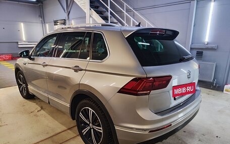 Volkswagen Tiguan II, 2019 год, 2 800 000 рублей, 2 фотография