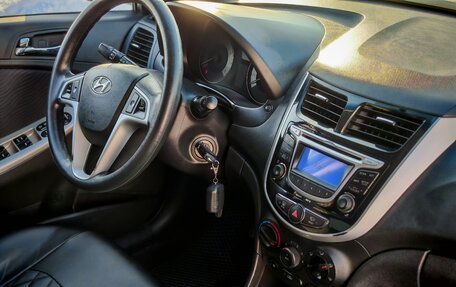 Hyundai Solaris II рестайлинг, 2013 год, 875 000 рублей, 8 фотография