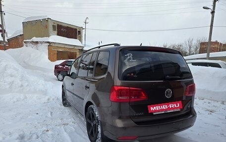 Volkswagen Touran III, 2013 год, 935 000 рублей, 6 фотография