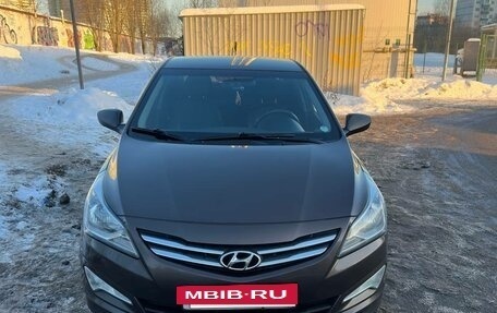 Hyundai Solaris II рестайлинг, 2015 год, 970 000 рублей, 2 фотография