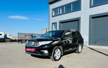 Toyota Highlander III, 2013 год, 1 849 999 рублей, 2 фотография