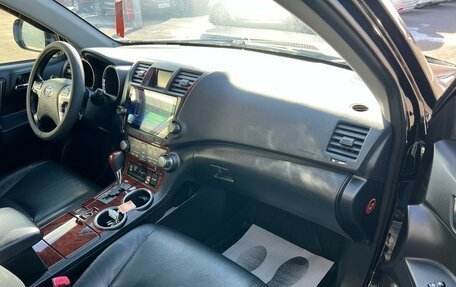 Toyota Highlander III, 2013 год, 1 849 999 рублей, 12 фотография