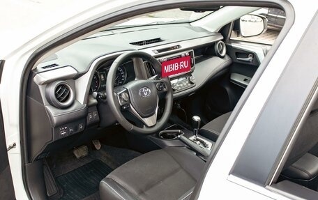 Toyota RAV4, 2019 год, 2 265 000 рублей, 14 фотография