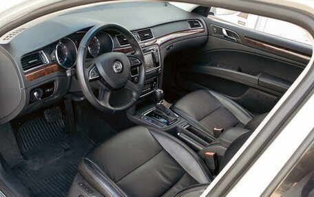 Skoda Superb III рестайлинг, 2013 год, 1 025 000 рублей, 13 фотография