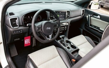 KIA Sportage IV рестайлинг, 2018 год, 1 785 000 рублей, 13 фотография