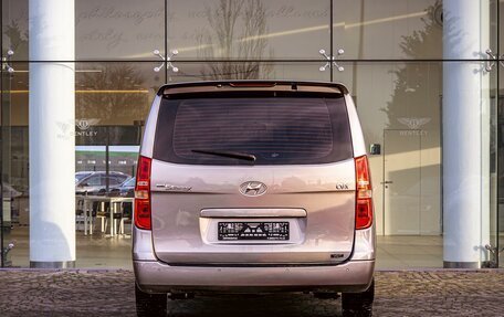 Hyundai Grand Starex Grand Starex I рестайлинг 2, 2014 год, 1 395 000 рублей, 5 фотография