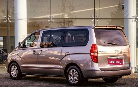 Hyundai Grand Starex Grand Starex I рестайлинг 2, 2014 год, 1 395 000 рублей, 4 фотография