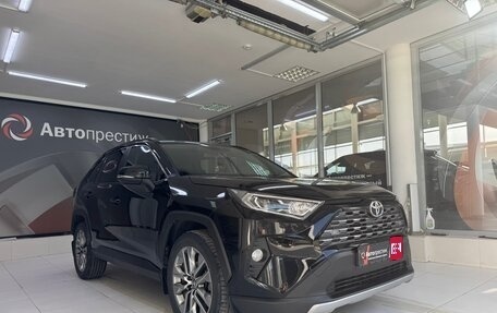 Toyota RAV4, 2021 год, 3 750 000 рублей, 1 фотография
