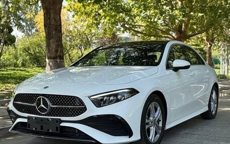 Mercedes-Benz A-Класс, 2022 год, 2 250 000 рублей, 1 фотография