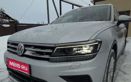 Volkswagen Tiguan II, 2018 год, 2 200 000 рублей, 1 фотография