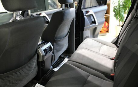 Toyota Land Cruiser Prado 150 рестайлинг 2, 2010 год, 2 390 000 рублей, 10 фотография