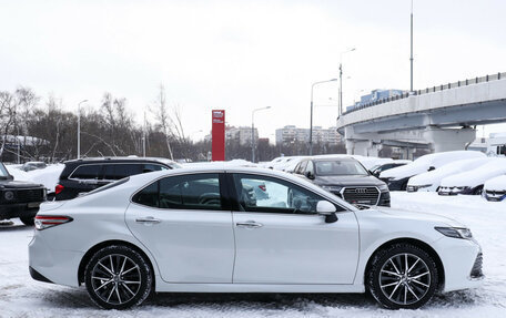 Toyota Camry, 2022 год, 3 740 000 рублей, 4 фотография