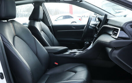 Toyota Camry, 2022 год, 3 740 000 рублей, 14 фотография