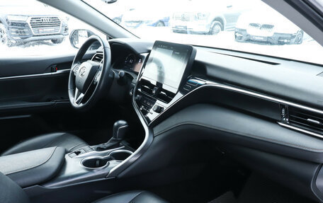 Toyota Camry, 2022 год, 3 740 000 рублей, 9 фотография