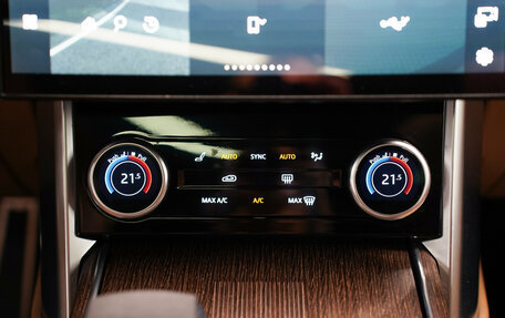 Land Rover Range Rover IV рестайлинг, 2022 год, 18 500 000 рублей, 30 фотография