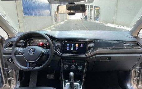 Volkswagen T-Roc I, 2022 год, 1 350 000 рублей, 6 фотография