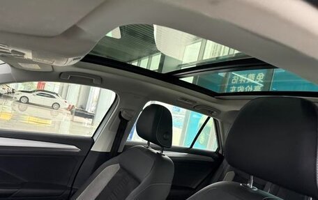 Volkswagen T-Roc I, 2023 год, 1 405 000 рублей, 9 фотография