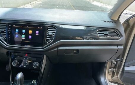 Volkswagen T-Roc I, 2022 год, 1 350 000 рублей, 9 фотография