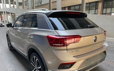 Volkswagen T-Roc I, 2022 год, 1 350 000 рублей, 3 фотография