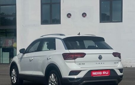 Volkswagen T-Roc I, 2023 год, 1 415 000 рублей, 5 фотография