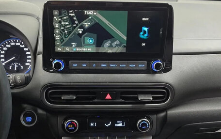 Hyundai Kona I, 2022 год, 1 340 000 рублей, 11 фотография