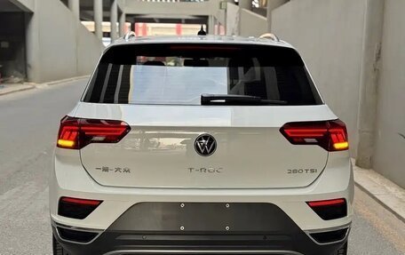 Volkswagen T-Roc I, 2022 год, 1 852 000 рублей, 4 фотография