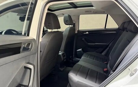 Volkswagen T-Roc I, 2022 год, 1 852 000 рублей, 10 фотография