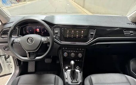 Volkswagen T-Roc I, 2022 год, 1 852 000 рублей, 9 фотография