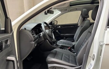 Volkswagen T-Roc I, 2022 год, 1 852 000 рублей, 8 фотография