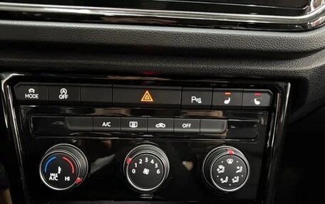 Volkswagen T-Roc I, 2022 год, 1 852 000 рублей, 26 фотография