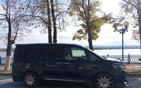 Toyota Voxy III, 2014 год, 1 750 000 рублей, 7 фотография