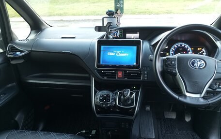 Toyota Voxy III, 2014 год, 1 750 000 рублей, 17 фотография