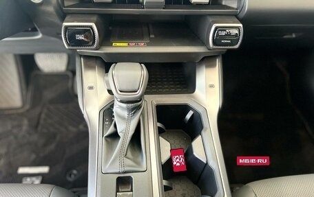 Toyota RAV4, 2025 год, 5 200 000 рублей, 17 фотография