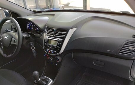 Hyundai Solaris II рестайлинг, 2013 год, 800 000 рублей, 19 фотография