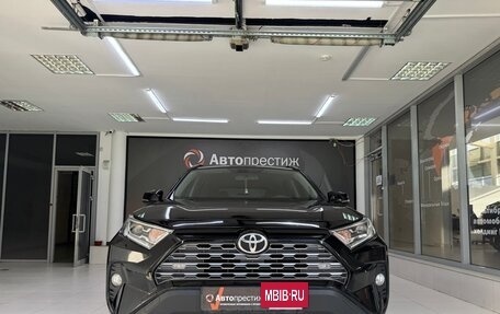 Toyota RAV4, 2021 год, 3 750 000 рублей, 2 фотография
