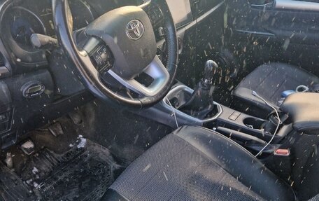 Toyota Hilux VIII, 2019 год, 3 450 000 рублей, 5 фотография