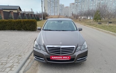 Mercedes-Benz E-Класс, 2010 год, 1 630 000 рублей, 2 фотография