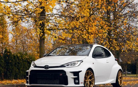 Toyota Yaris, 2020 год, 3 333 333 рублей, 7 фотография