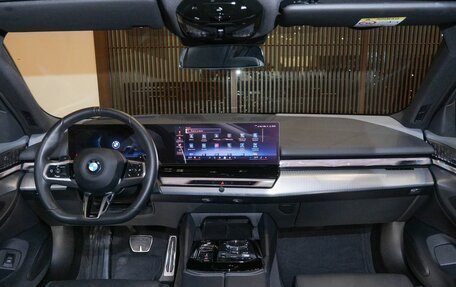 BMW 5 серия, 2024 год, 9 200 000 рублей, 18 фотография