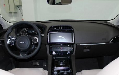 Jaguar F-Pace, 2018 год, 3 400 000 рублей, 15 фотография