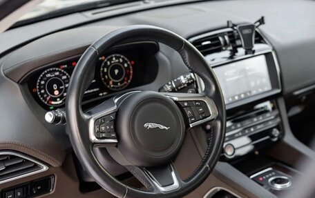 Jaguar F-Pace, 2018 год, 3 400 000 рублей, 12 фотография