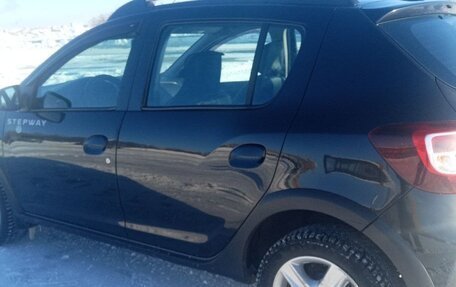 Renault Sandero II рестайлинг, 2015 год, 880 000 рублей, 10 фотография