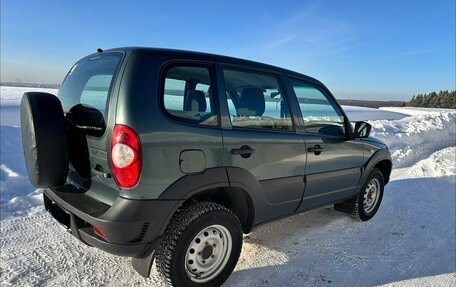 Chevrolet Niva I рестайлинг, 2018 год, 785 000 рублей, 2 фотография