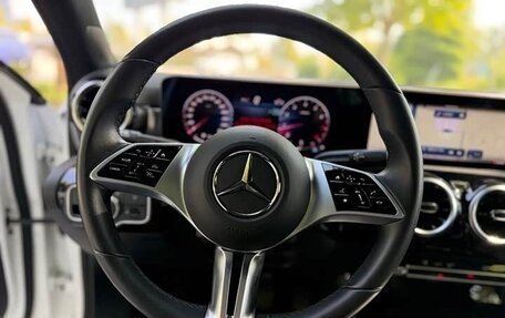 Mercedes-Benz A-Класс, 2022 год, 2 250 000 рублей, 11 фотография