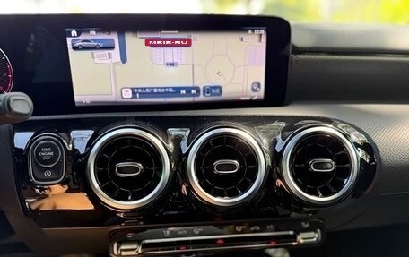 Mercedes-Benz A-Класс, 2022 год, 2 250 000 рублей, 14 фотография